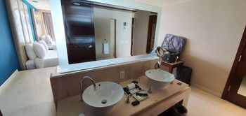 Cancun Airport to Hard Rock Hotel Cancun Transfer