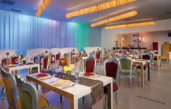 Cancun Airport to Dreams Riviera Cancun Resort & Spa Transfer