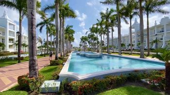 Cancun Airport to Hotel Riu Palace Riviera Maya Transfer